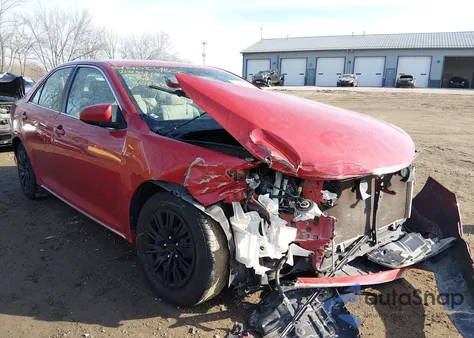 2013 Toyota Camry Le z USA, uszkodzony, nr VIN 4T4BF1FKXDR302840